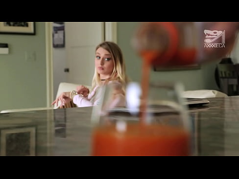 ❤️ Faigheann cailín te le tits mór agus pussy daingean coileach as fear caillte na himeartha, ach an-deacair Gnéas ardchaighdeáin linn ❌️❤