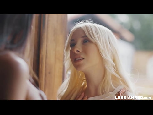 ❤️ Tagann an cailín abhaile cúpla mí ina dhiaidh sin agus itheann sí pussy a leasmham Gnéas ardchaighdeáin linn ❌️❤